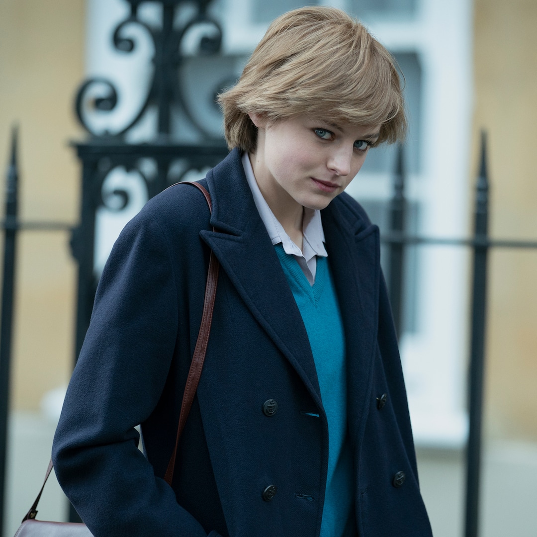 The Crown S Emma Corrin Explains Why She Was Quite Scared To Play Princess Diana E Online Newsopener